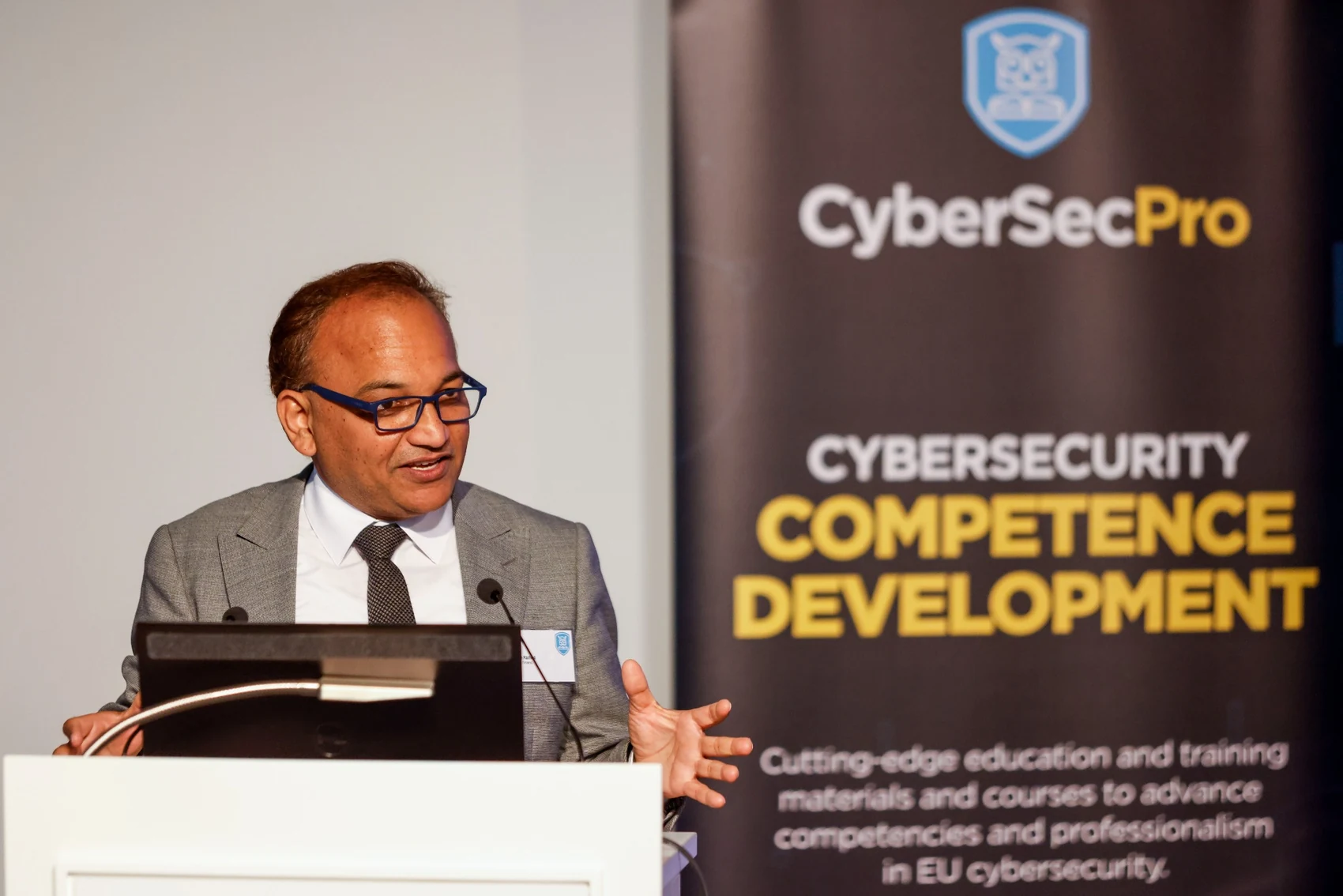 Paresh Rathod contributing to an artificial intelligence seminar